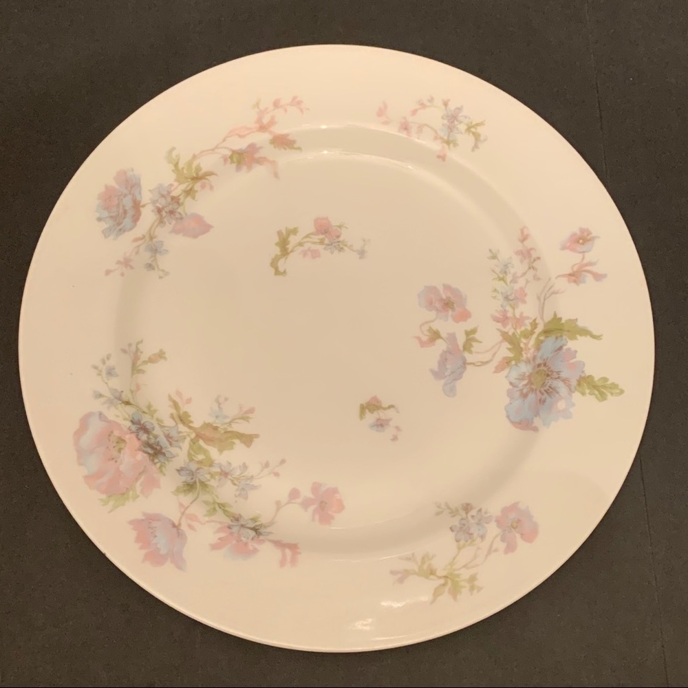 Limoges Haviland & Co 8.75” floral dinner plate